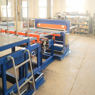 51pcs stevig Pin Fox Cages Automatic Welding-Materiaal, PLC Las Mesh Making Machine